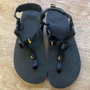 Lina sandals